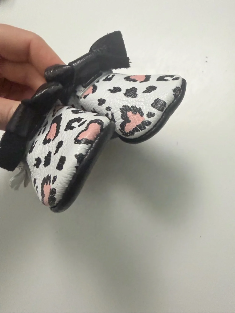 Bare Soles Moccasins Leather Soft Bow Hearts Cow Print Pink Black White Size 1